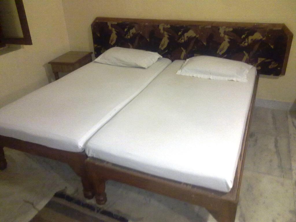 Hotel Lakeside Khajuraho Room photo